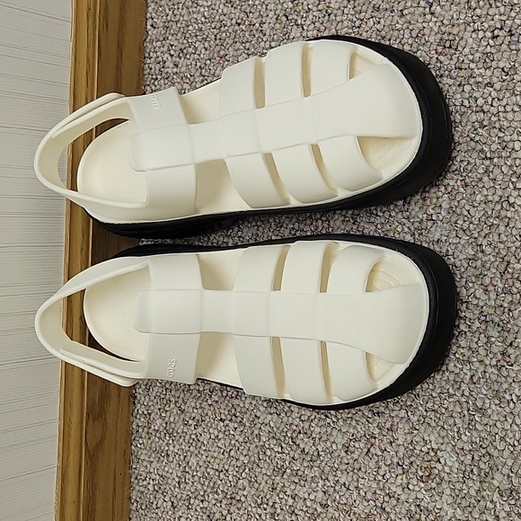 CROCS White and Black Platform Sandals, Women's 9. NWOT - Picture 2 of 6